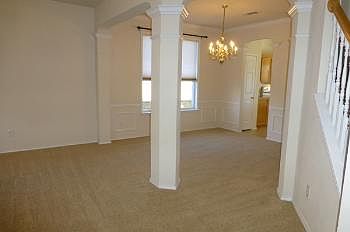 5th image of 107 E Great Plains Trl