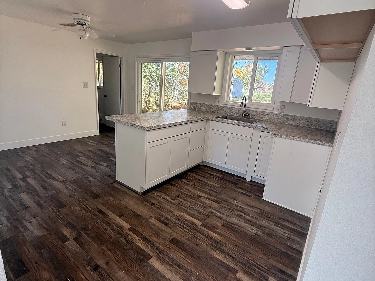 2 bed, 950 sqft, $1,150 — Photo 3