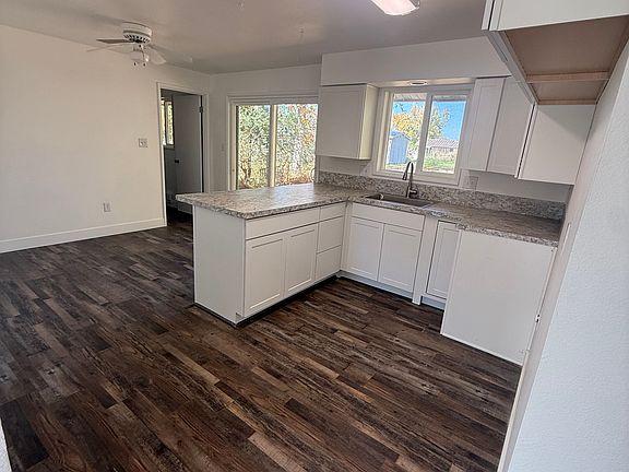 3rd image of 3842 Hawthorne Rd