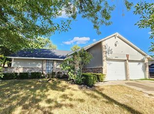 8826 Lakeside Forest Dr, Houston, TX 77088