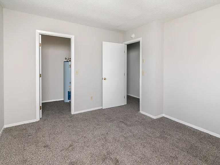 1104 Bryn Mawr Ave — Photo 16