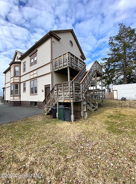 4th image of 1384 3rd Street