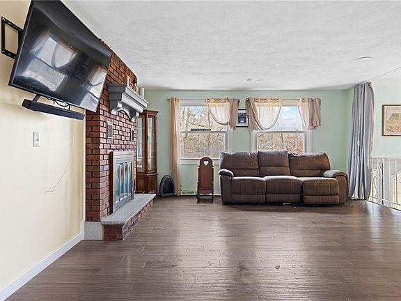 4th image of 33 Carpenter Rd