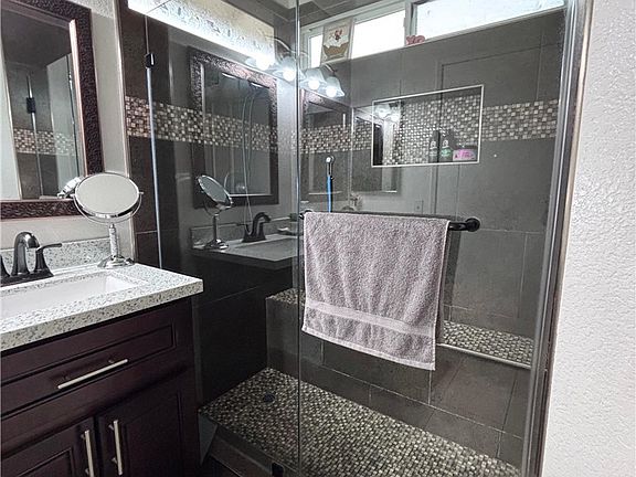 2nd image of 560 Coudures Way