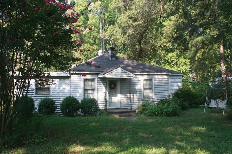 2nd image of 14140 Elm St