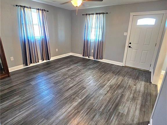 3rd image of 308 Cottonwood Dr
