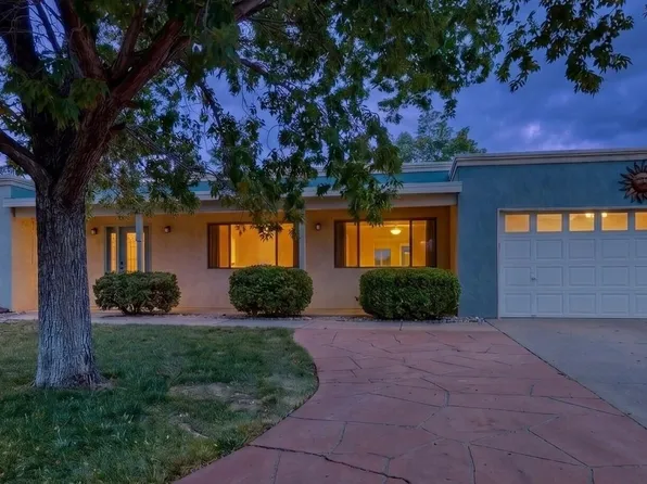 5504 Palomino Dr NW, Albuquerque, NM 87120