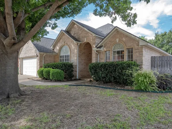 5832 Echo Bluff Dr, Haltom City, TX 76137