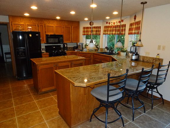 5th image of 8620 164th St E