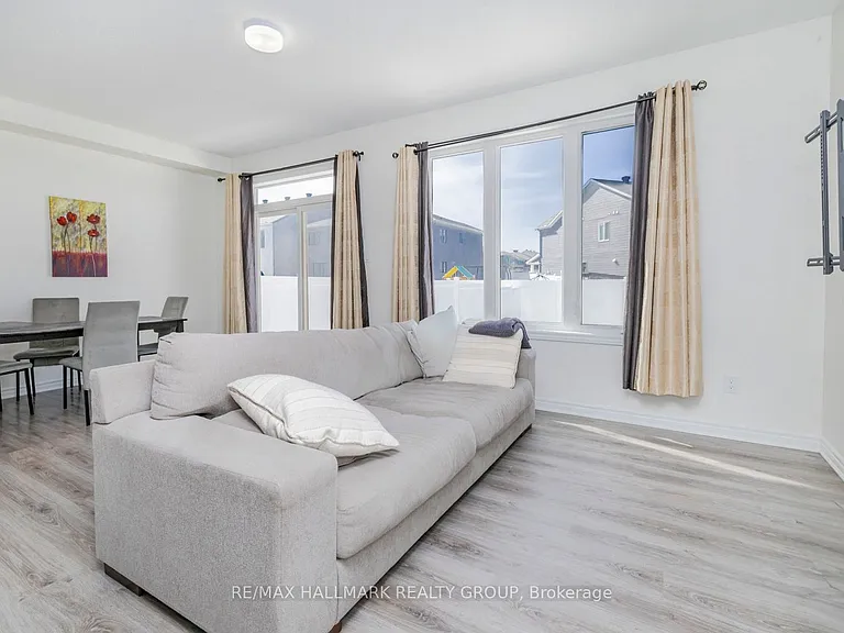 57 Caspian Row — Photo 6