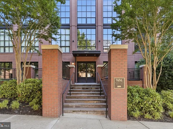 1615 N Queen St #M304, Arlington, VA 22209
