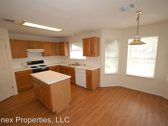 3rd image of 3413 Sauls Dr