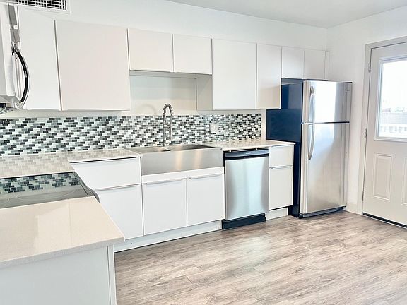 5th image of 4320 N 27th St APT 5