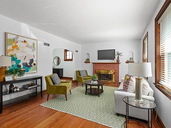 3rd image of 6575 Mardel Ave