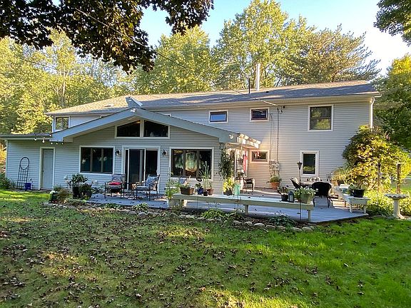 2nd image of 105 Hillside Dr