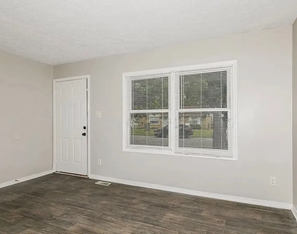 3 bed, 1596 sqft, $1,195 — Photo 2
