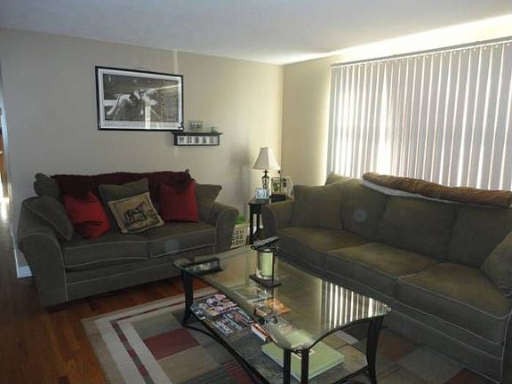 4th image of 110 Midwood Dr