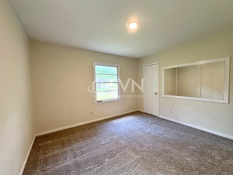 1616 Gilda Cir — Photo 12