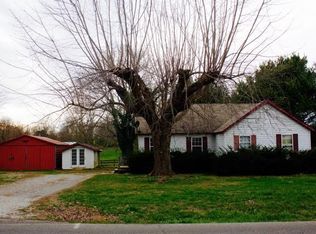 255 Oakdale Rd, Westmoreland, TN 37186