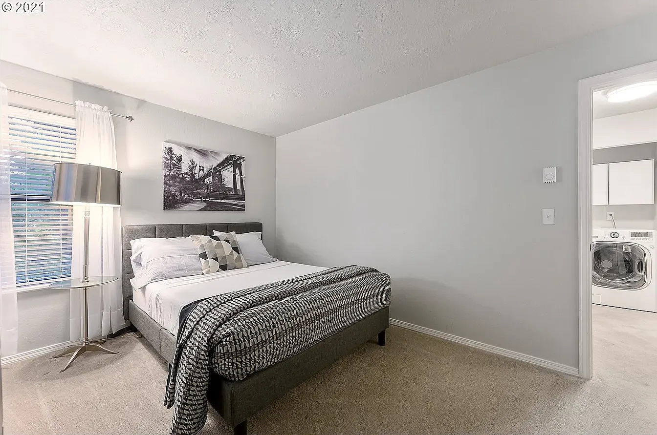 2 bed, 974 sqft, $2,375 — Photo 1