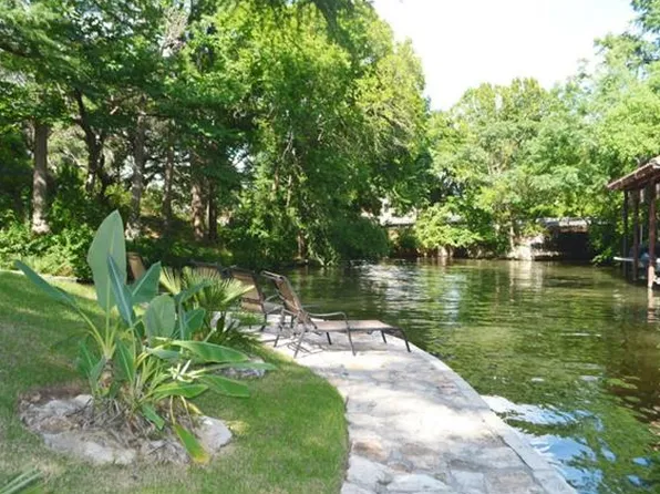 1937 Rue De Street Tropez APT 13, Austin, TX 78746