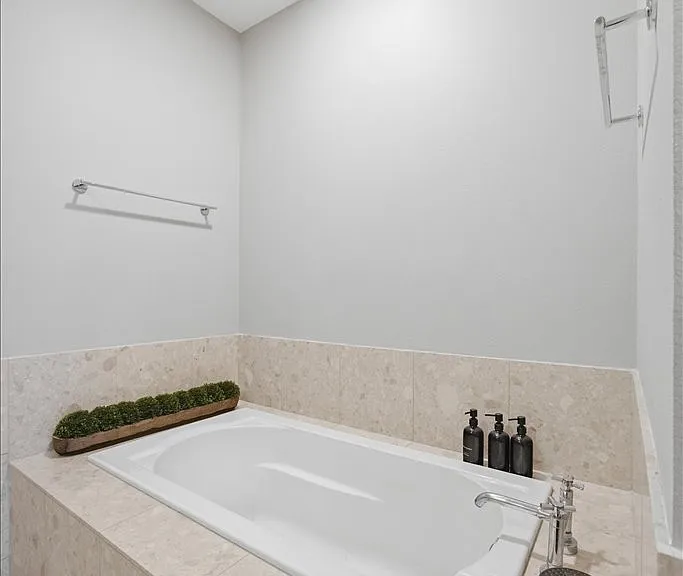 4575 Dean Martin Dr #307 — Photo 25