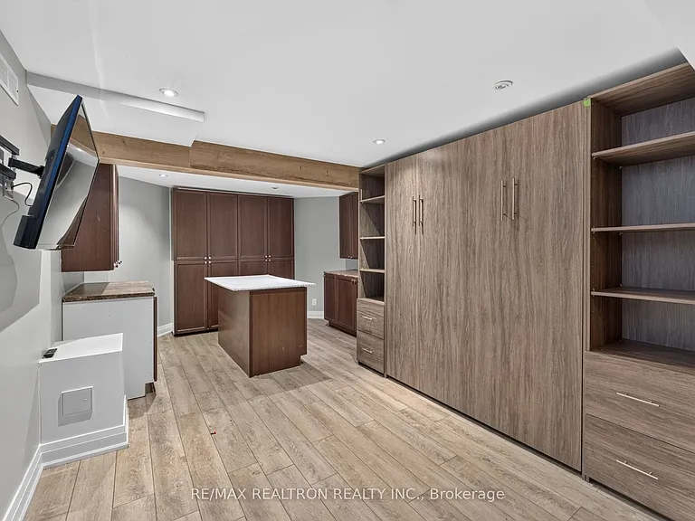 49 Meekings Dr — Photo 18