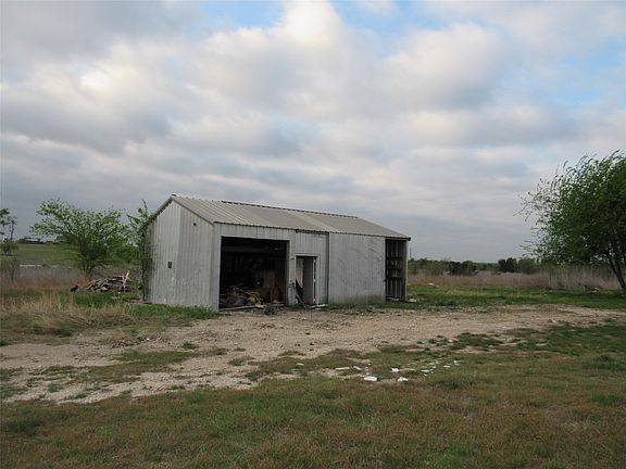 5th image of 556 Private Road 3551