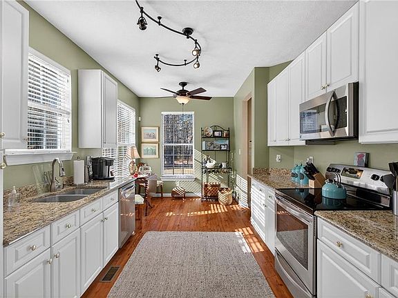 2nd image of 485 Zelkova Rd