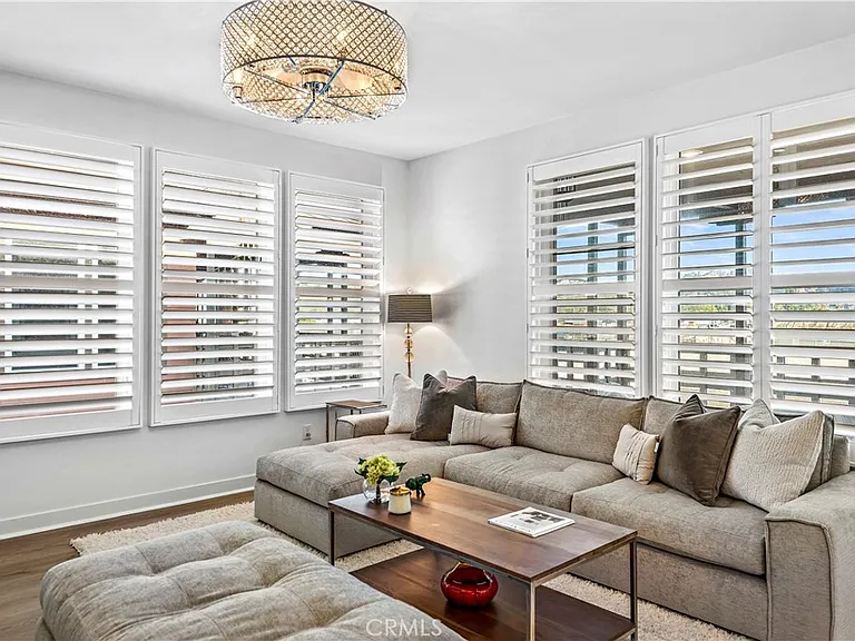 1309 Doheny Way — Photo 15