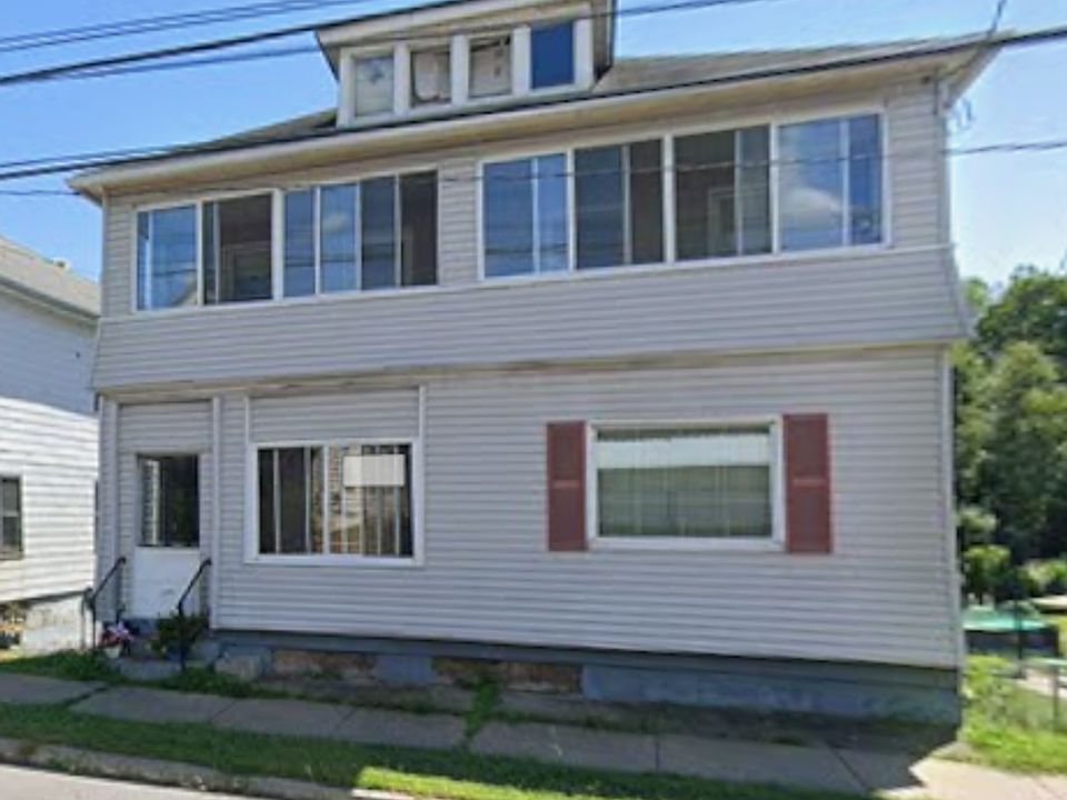 1st image of 790 W Main St