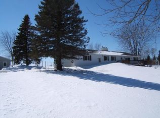 W9861 Oak Grove Rd, Clintonville, WI 54929