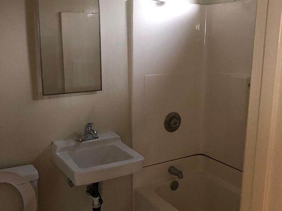 4th image of 325 S Glendale Ave APT 5
