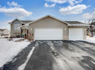 8901 Victoria Gdns, Minneapolis, MN 55443