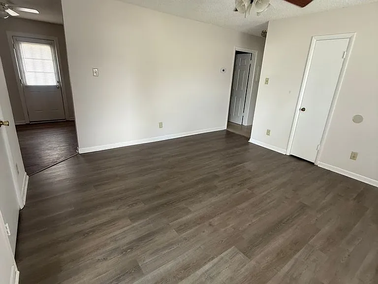 200 Independence Blvd — Photo 2