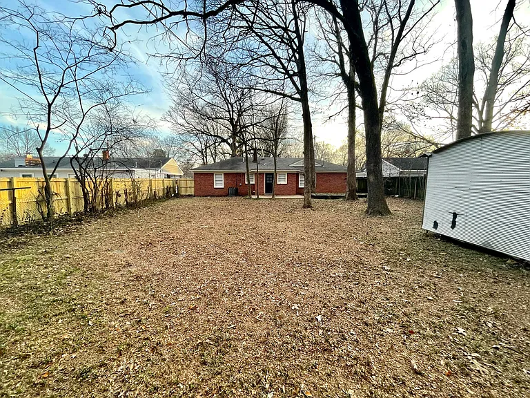 4576 Willow Rd — Photo 3