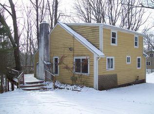 522 Apache Dr, East Stroudsburg, PA 18302