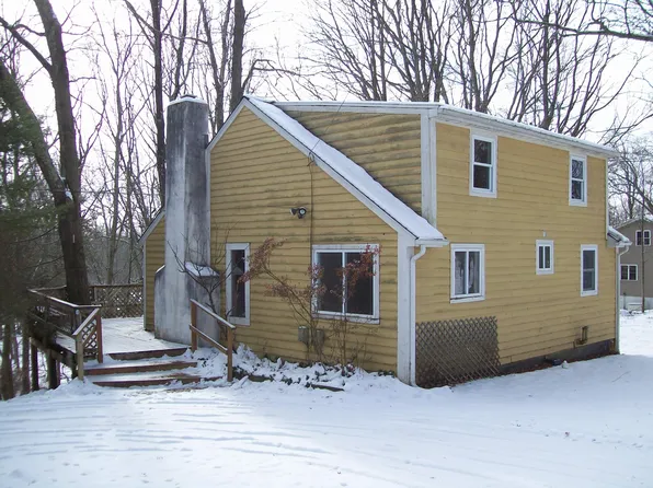 522 Apache Dr, East Stroudsburg, PA 18302