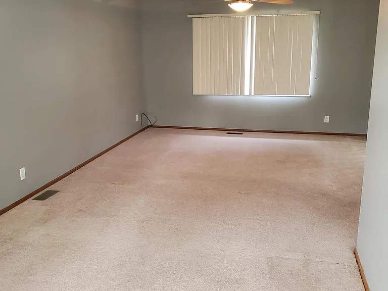 9060 Oakwood Dr — Photo 9