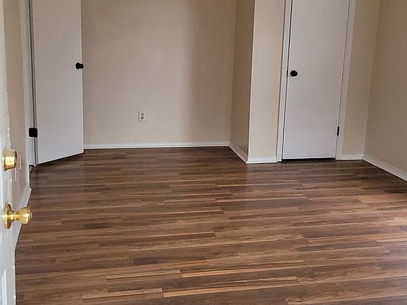 2nd image of 921 S Highway 161 Unit 1