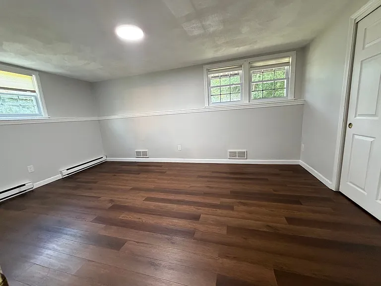 222 School St — Photo 2