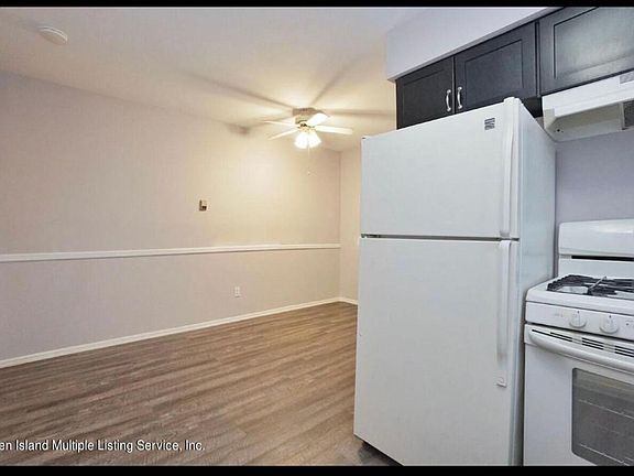 2nd image of 110 Tysens Ln #2