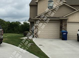11015 Daniel Ct, Peculiar, MO 64078