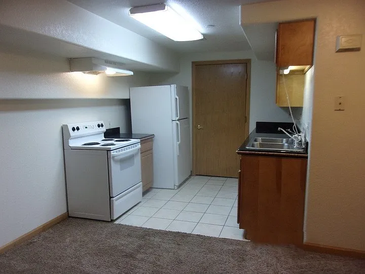 815 9th St #1/2-B — Photo 7