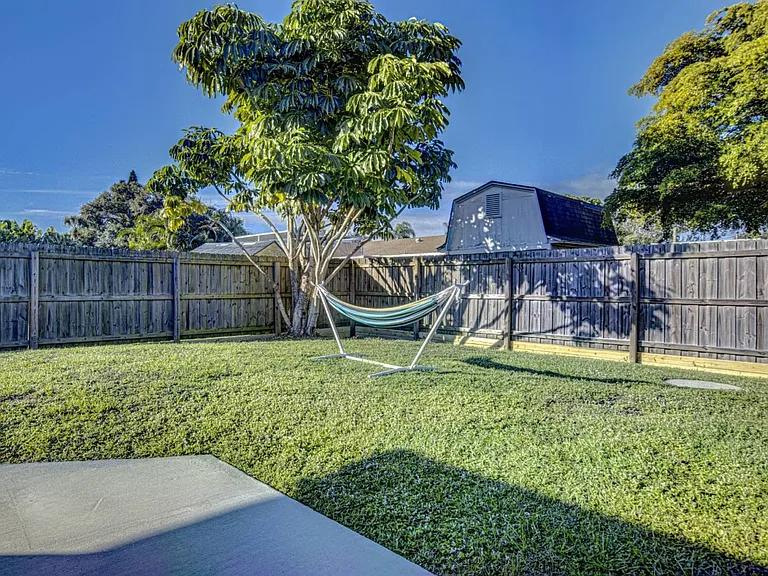 5930 Olive Ave — Photo 4