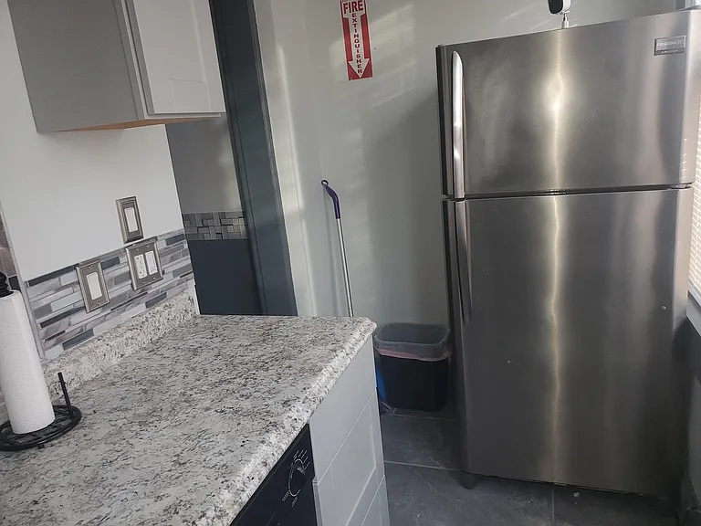 1122 Columbia Rd NW — Photo 16