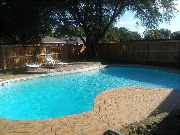 3rd image of 1004 Oak Meadow Ln