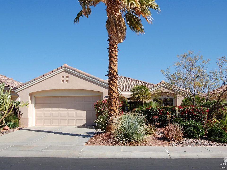 2nd image of 78440 Prairie Flower Dr