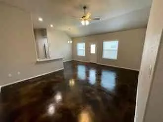 3 bed, 1372 sqft, $1,450 — Photo 2