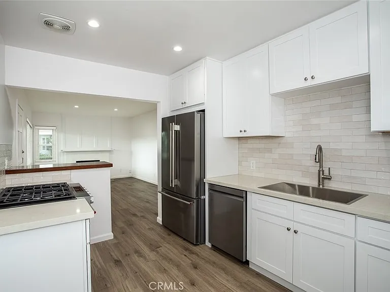 1700 Clay St #A — Photo 6
